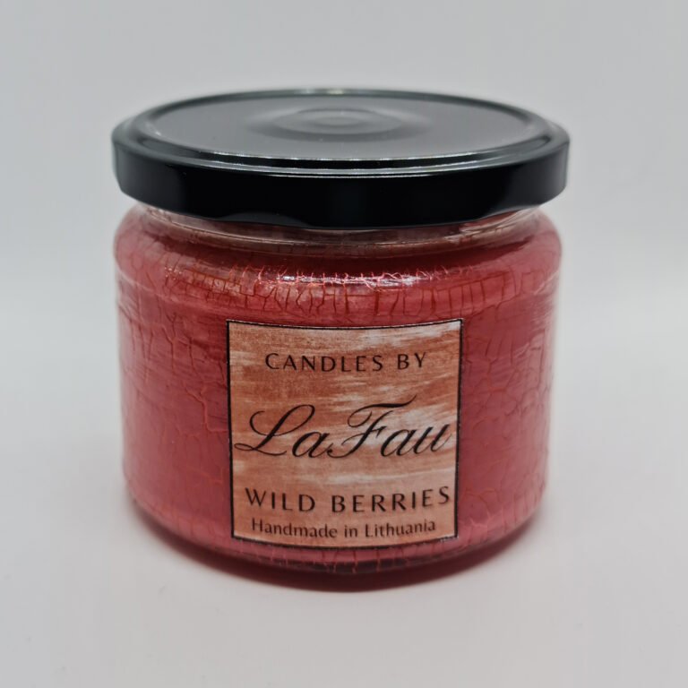 Candle wild berries
